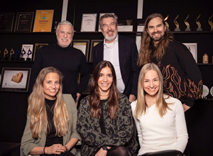 from left to right: Juan Andrés Elhazaz, COO SAMY Alliance; Tommi Opas, Partner and CEO Kurio; Jari Lähdevuori, Kurio Co-founder y Creative Director; Patricia Ratia co-founder and CEO Europe SAMY Alliance; Sonsoles Piñeiro Kruik, Chief Growth Officer Europe Samy Alliance; Elli Tuominen, Kurio co-founder, Strategy Director