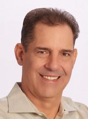 Larry Thomas